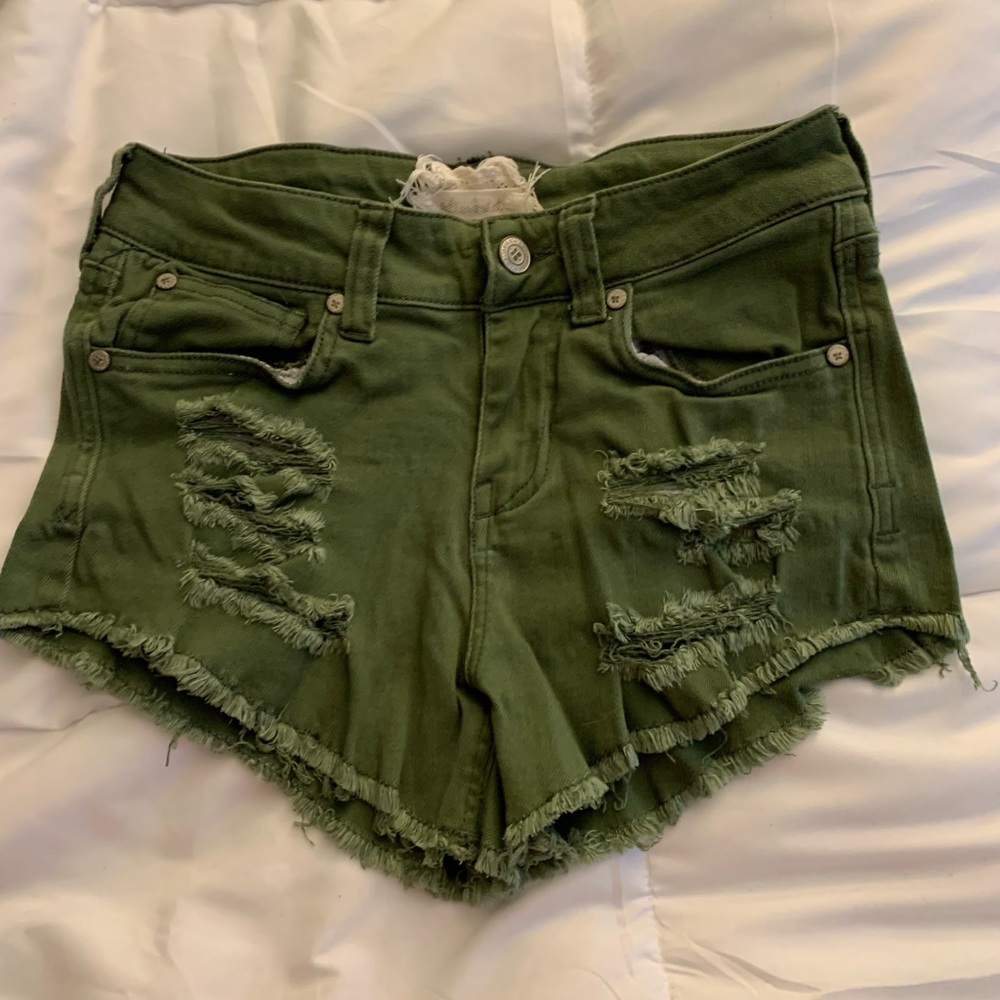 Army green high waisted shorts